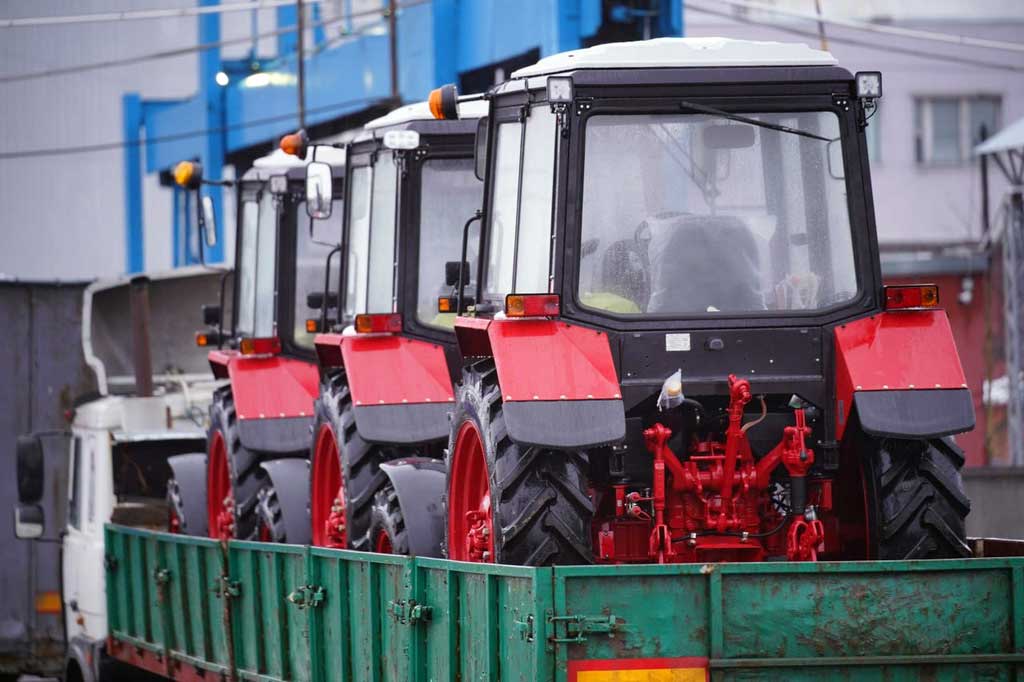 Фото 1 - отгрузка тракторов МТЗ Belarus